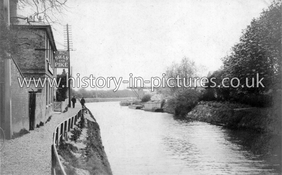 The Swan and Pike, River Lea, Enfield Lock, Enfield, Middlesex. c.1906